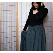 Charger l'image dans la galerie, Jupe Clématite - Soie Gris perle