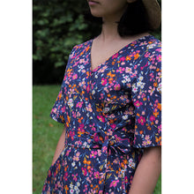Charger l'image dans la galerie, Robe Anémone COURTE - Lyocell Nuit fleurie